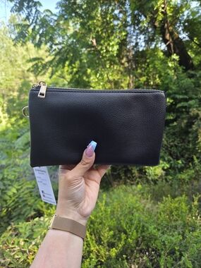 Brentano Black 3 Compartment Crossbody Wallet Bag